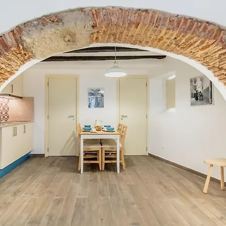 Guest Alfama Apartment *